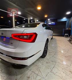 كيا كادينزا